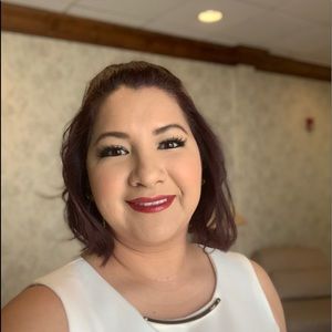 Meet your Posher, Stacy